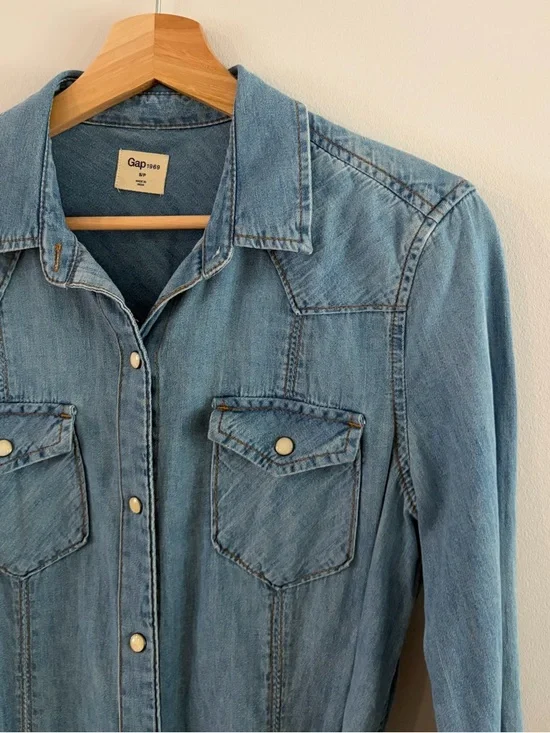 GAP Light Blue Denim Button-Front Shirt Dress with Tie - Picture 2 of 4